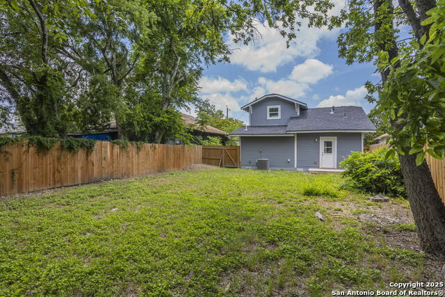 Listing photo id 29 for 539 Hicks