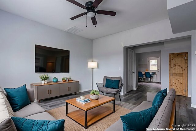 Listing photo id 30 for 539 Hicks