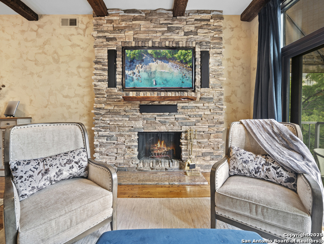 Image 10 of 28 For 1022 Navarro St.  404