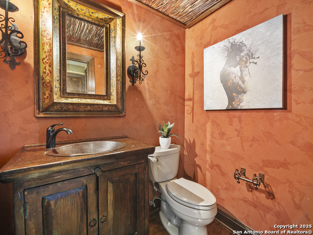 Image 11 of 28 For 1022 Navarro St.  404