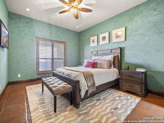 Image 12 of 28 For 1022 Navarro St.  404