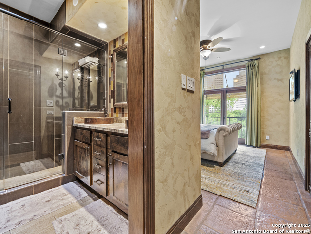 Image 17 of 28 For 1022 Navarro St.  404