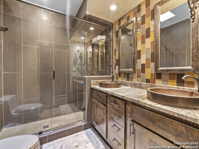 Image 18 of 28 For 1022 Navarro St.  404