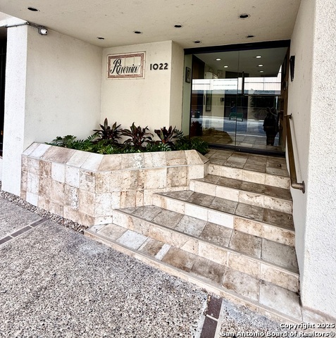 Image 26 of 28 For 1022 Navarro St.  404