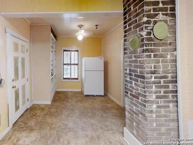 Image 15 of 23 For 519 Huisache E