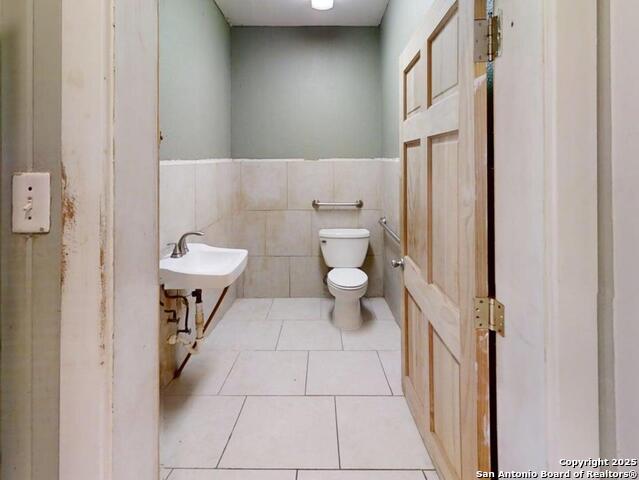 Image 17 of 23 For 519 Huisache E