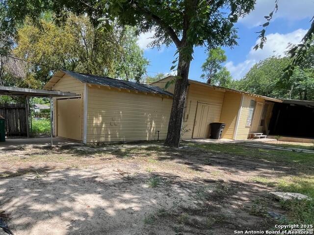 Image 20 of 23 For 519 Huisache E