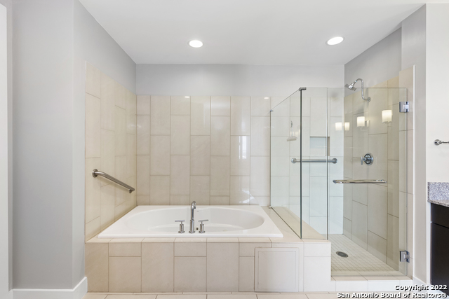 Image 13 of 17 For 610 Market  2716