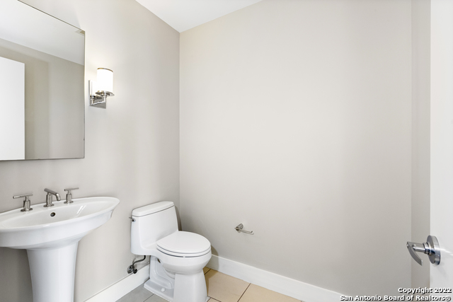 Image 17 of 17 For 610 Market  2716