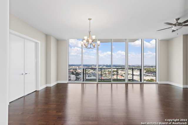 Image 2 of 17 For 610 Market  2716