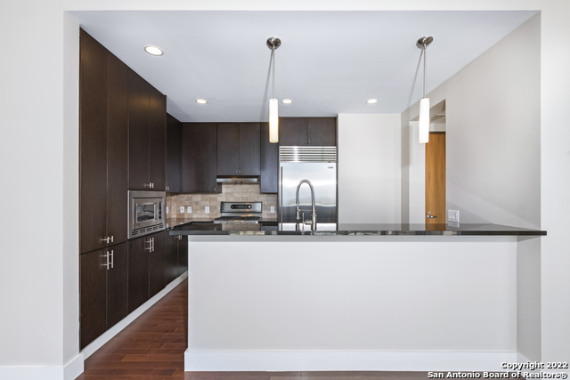 Image 6 of 17 For 610 Market  2716