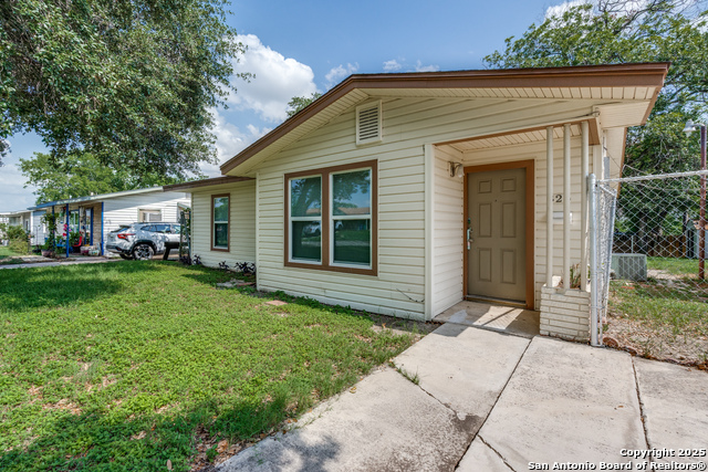 Image 4 of 25 For 326 Sublett  