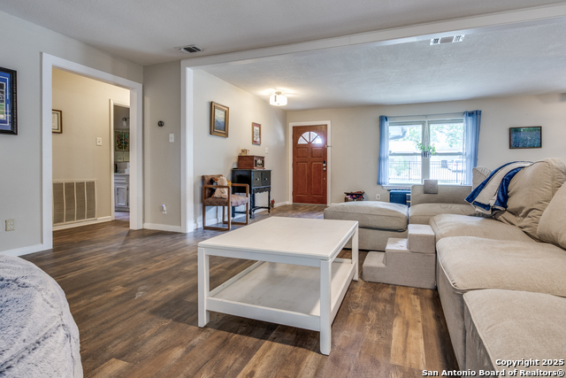Image 10 of 25 For 6034 Royal Pt