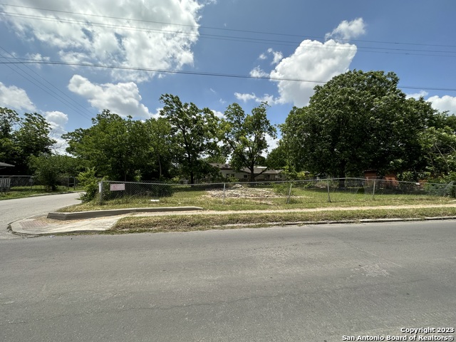 Details for 1302 Division Ave, San Antonio, TX 78225