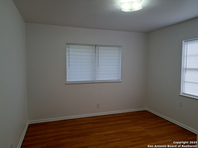 Image 5 of 7 For 4934 Alma Dr  2