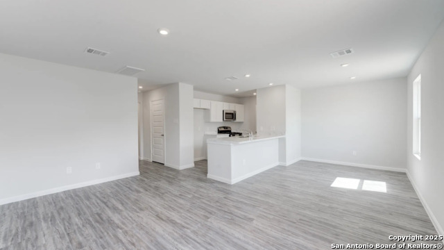 Image 3 of 21 For 303 Mariposa Circle