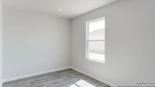 Image 5 of 21 For 303 Mariposa Circle