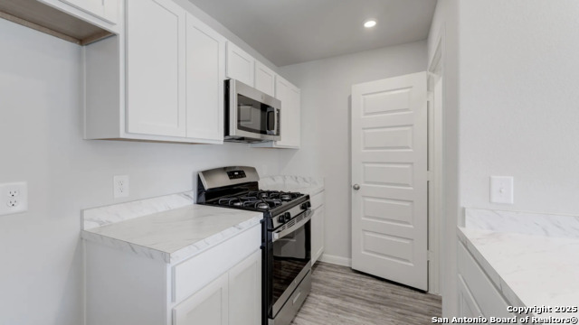 Image 7 of 21 For 303 Mariposa Circle