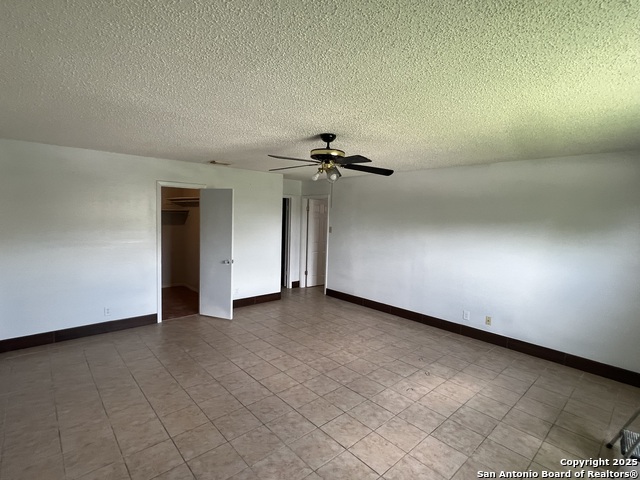 Image 10 of 51 For 7303 Roveen  