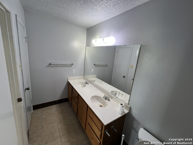 Image 12 of 51 For 7303 Roveen  