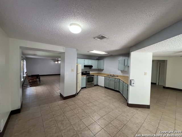 Image 19 of 51 For 7303 Roveen  