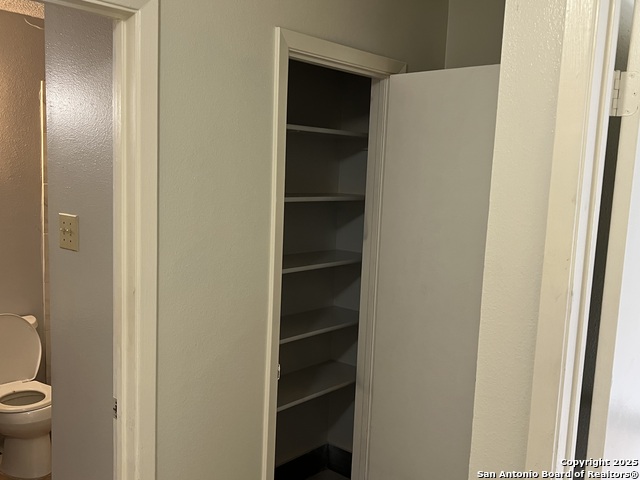 Image 40 of 51 For 7303 Roveen  