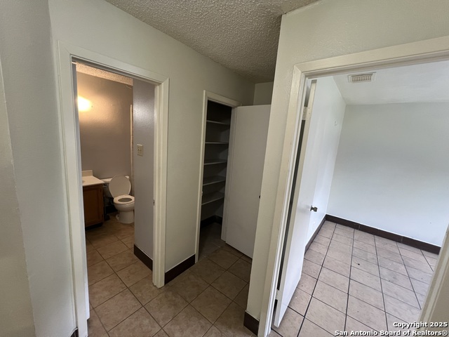 Image 41 of 51 For 7303 Roveen  