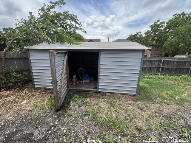 Image 46 of 51 For 7303 Roveen  