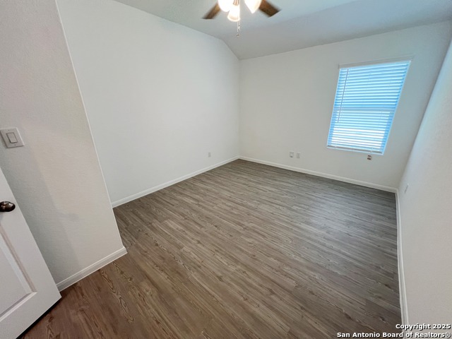 Listing photo id 8 for 9919 Pears Mill