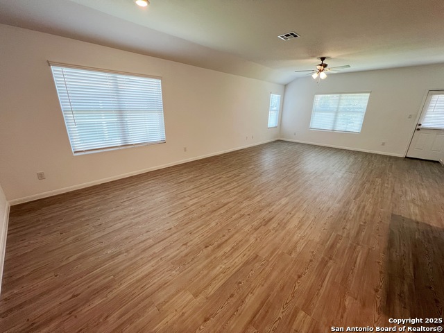 Listing photo id 11 for 9919 Pears Mill
