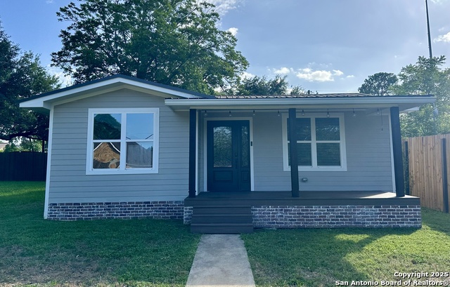 Details for 209 4th St S, Stockdale, TX 78160