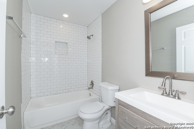 Image 22 of 30 For 6131 Windbrooke