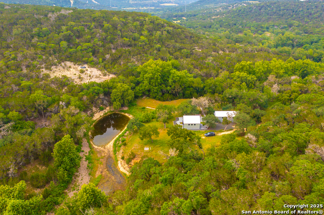 Listing photo id 9 for 103 Bella Springs Rd
