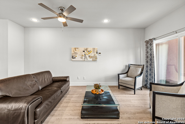 Image 15 of 29 For 415 Ira Ave  Unit