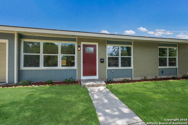 Image 7 of 32 For 523 Gilbert Ln