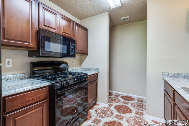 Image 10 of 42 For 5701 Alnwick St.