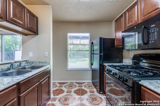 Image 12 of 42 For 5701 Alnwick St.