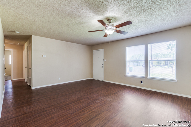 Image 4 of 42 For 5701 Alnwick St.