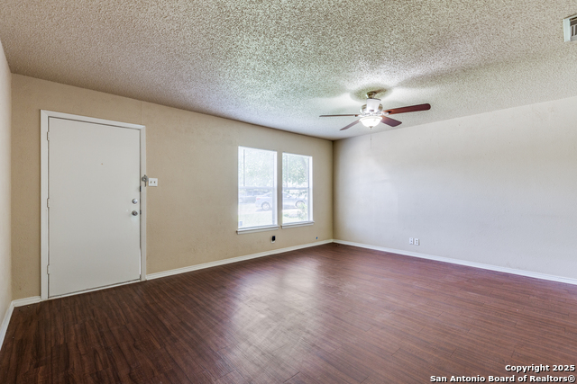 Image 5 of 42 For 5701 Alnwick St.