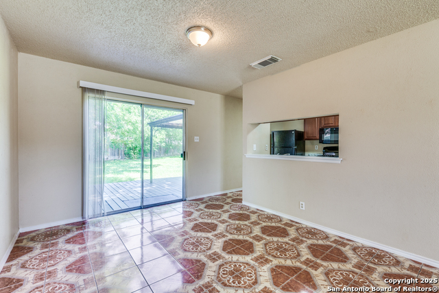 Image 7 of 42 For 5701 Alnwick St.