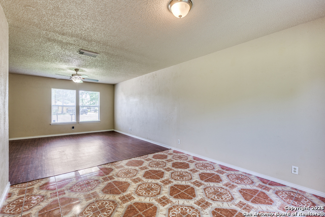 Image 9 of 42 For 5701 Alnwick St.