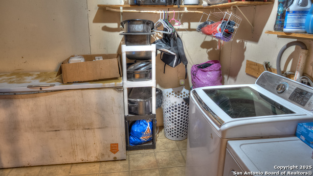 Image 14 of 57 For 704 Alex Auld