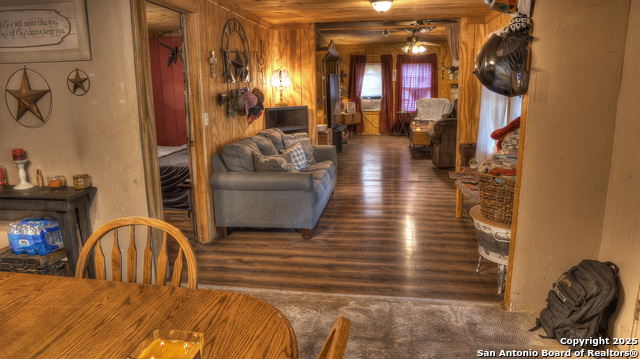 Image 15 of 57 For 704 Alex Auld