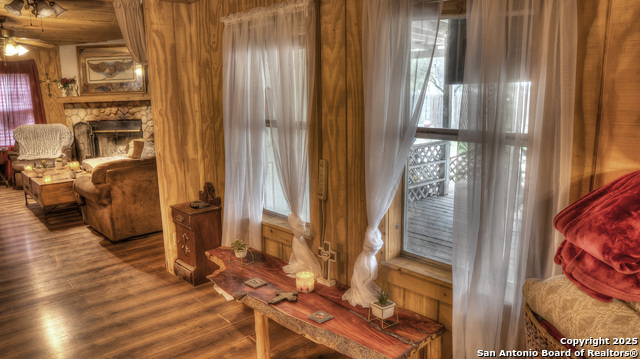 Image 18 of 57 For 704 Alex Auld