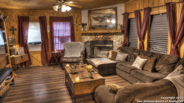 Image 20 of 57 For 704 Alex Auld