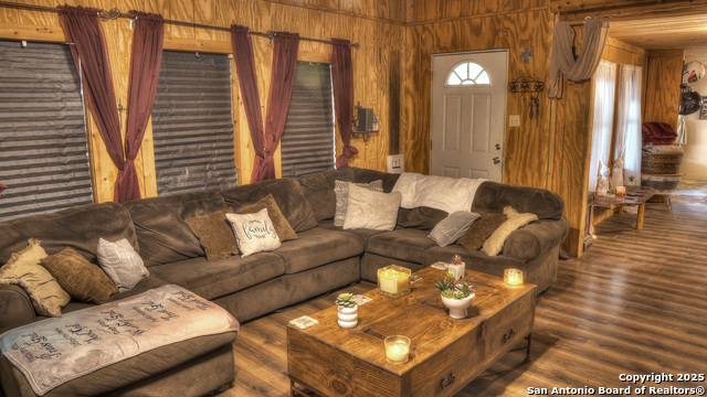 Image 23 of 57 For 704 Alex Auld