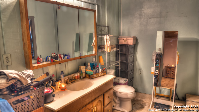 Image 27 of 57 For 704 Alex Auld