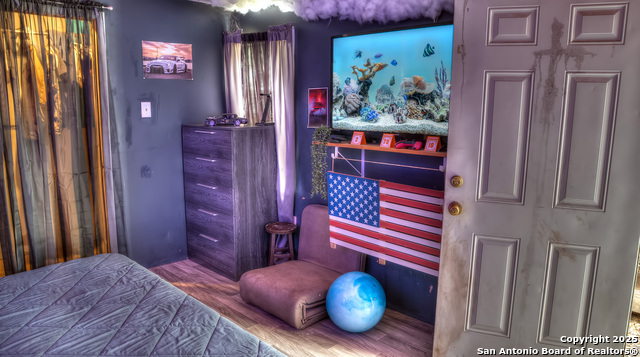 Image 30 of 57 For 704 Alex Auld