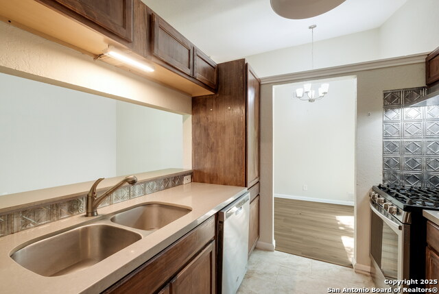 Image 10 of 16 For 5214 Meadow Rise
