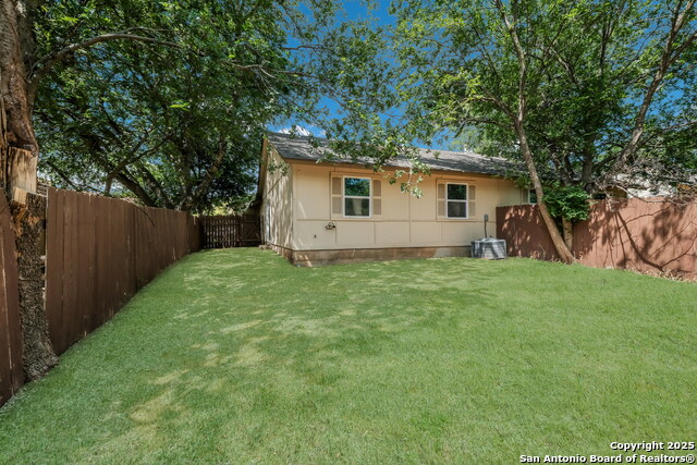 Image 15 of 16 For 5214 Meadow Rise